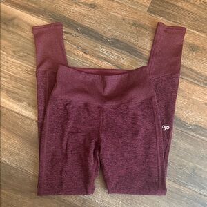 ALO Yoga Women’s Maroon Leggings